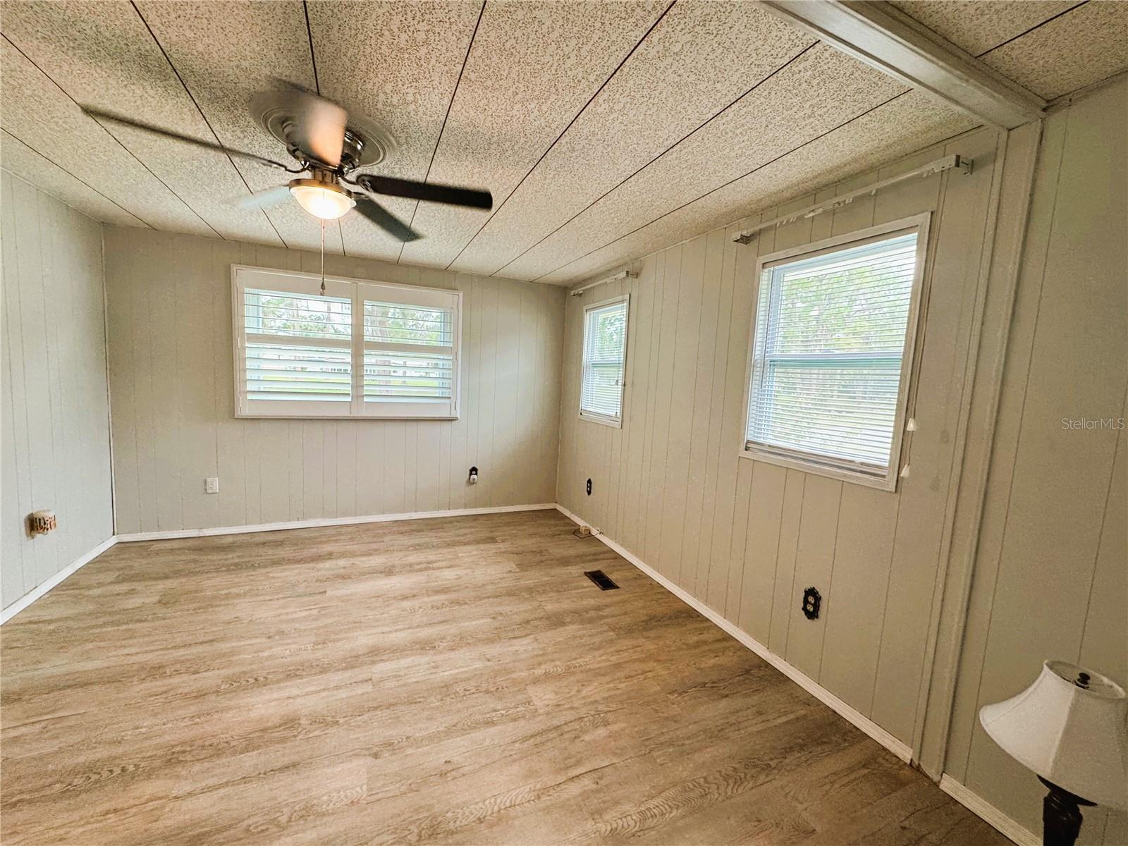 Image 40 of 46 For 105 Temple Cove W