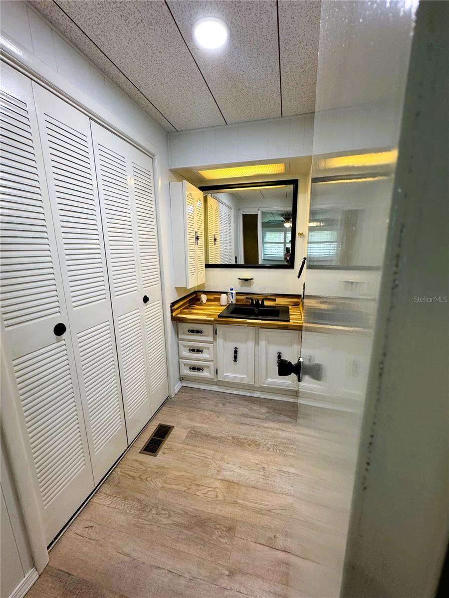 Image 43 of 46 For 105 Temple Cove W