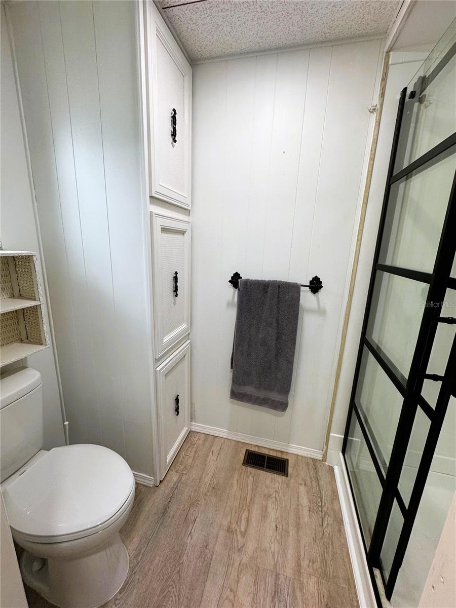 Image 45 of 46 For 105 Temple Cove W