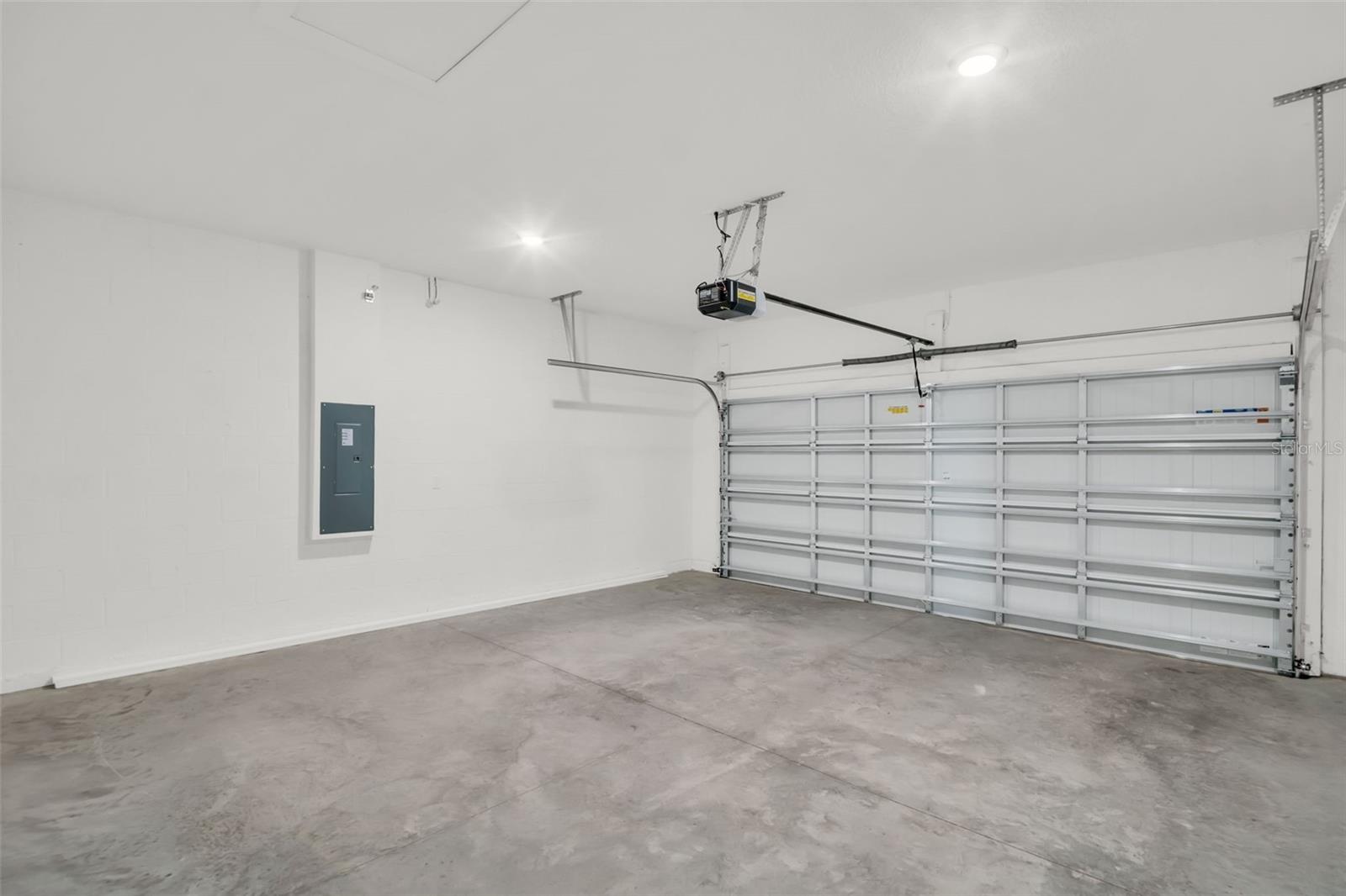 Image 11 of 48 For 7938 Chandler Lake Court