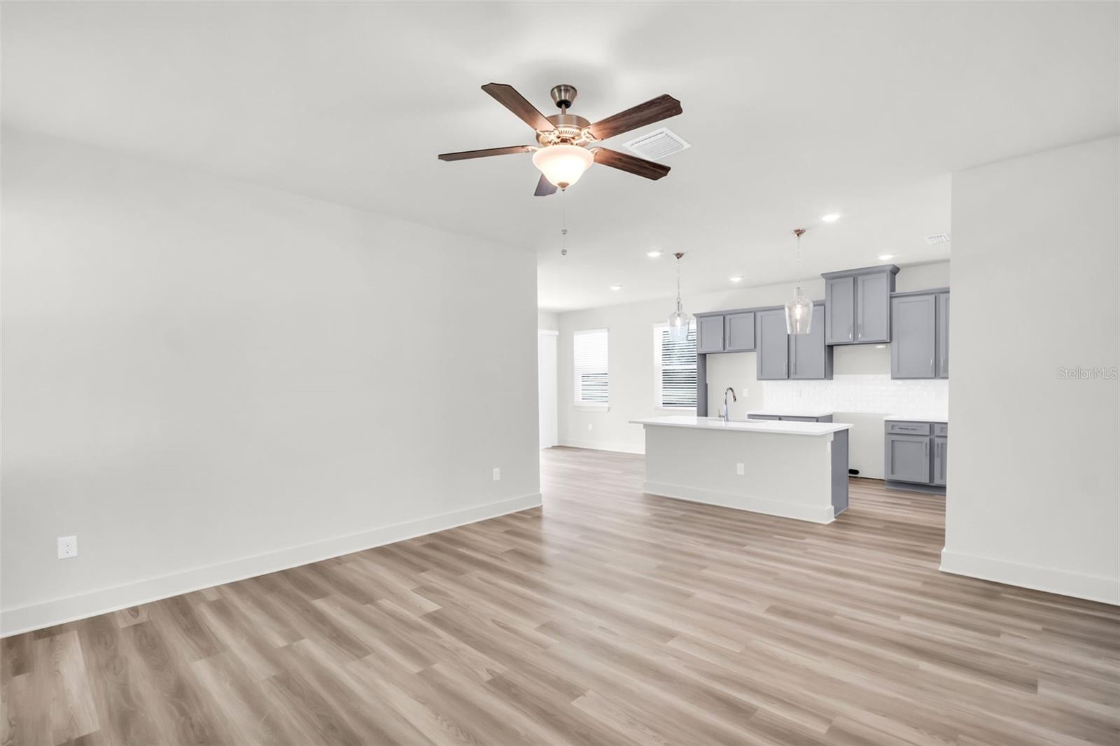 Image 13 of 48 For 7938 Chandler Lake Court