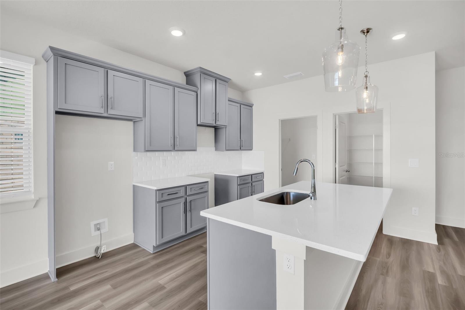 Image 15 of 48 For 7938 Chandler Lake Court