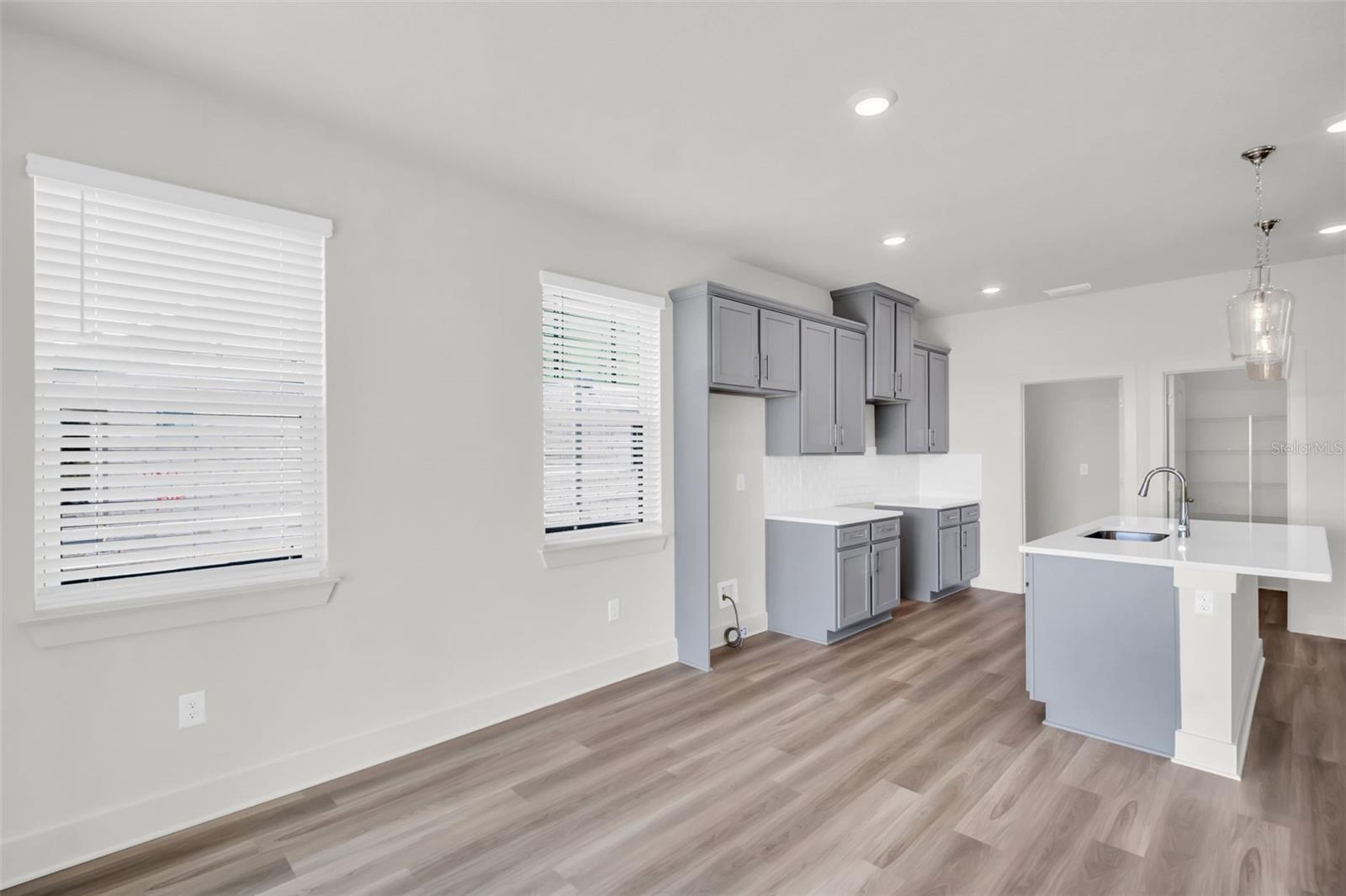 Image 20 of 48 For 7938 Chandler Lake Court