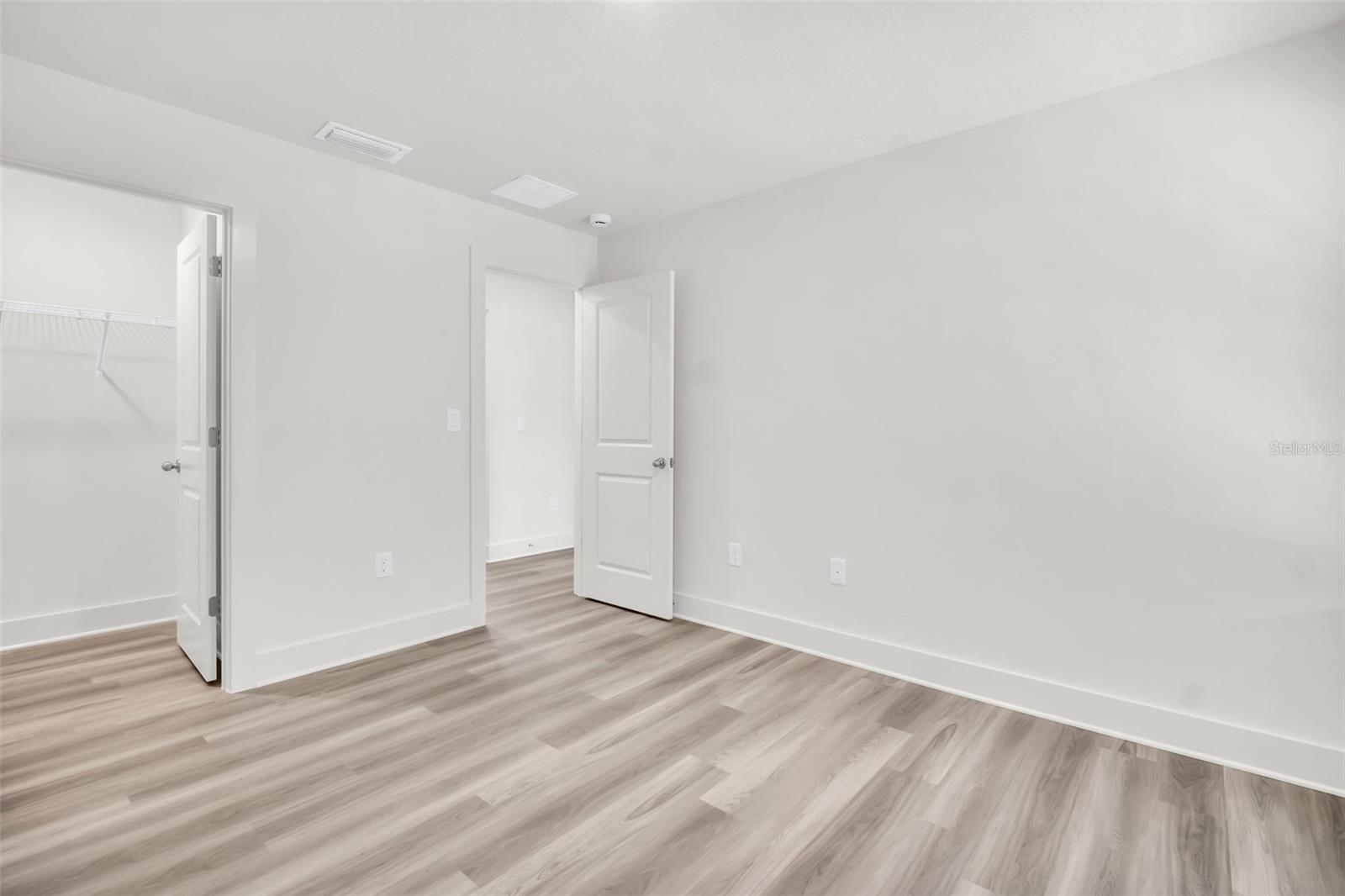 Image 29 of 48 For 7938 Chandler Lake Court