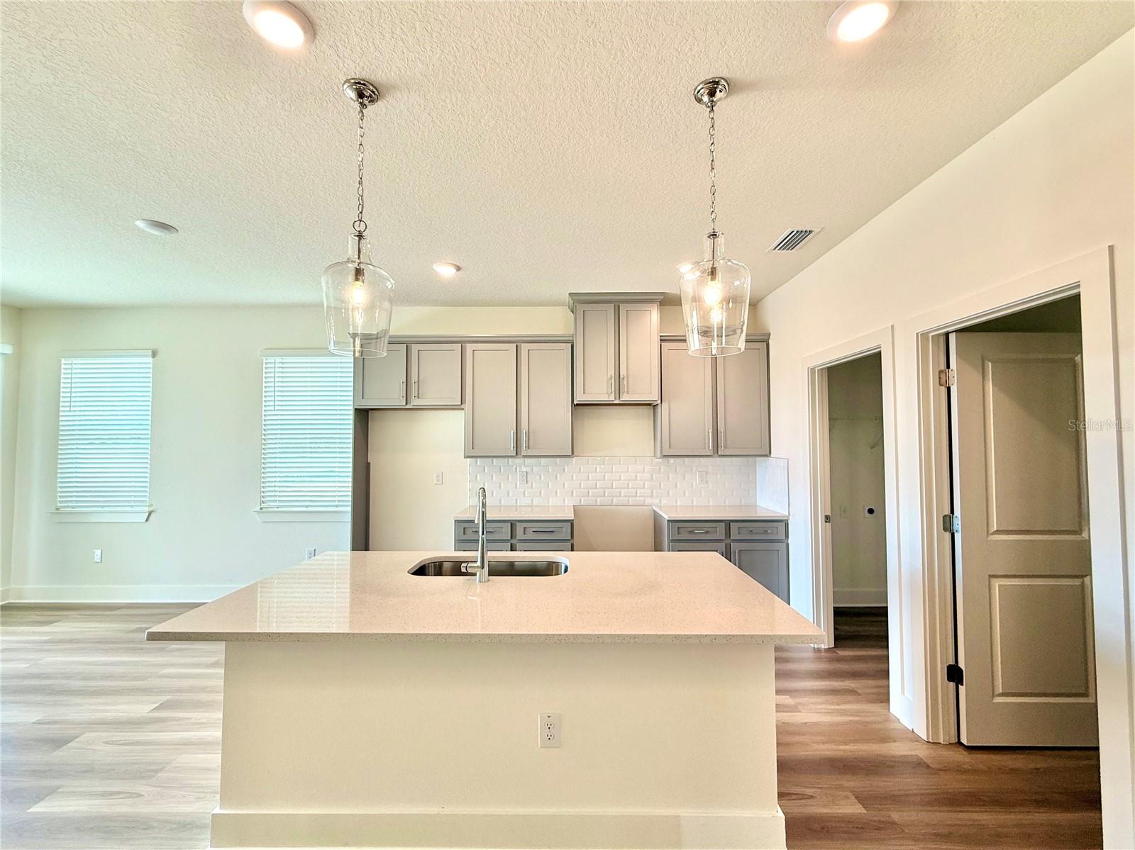 Image 3 of 8 For 7938 Chandler Lake Court