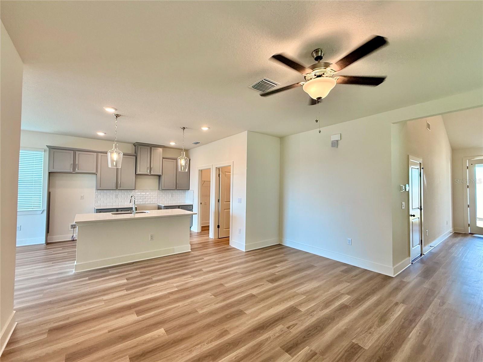 Image 7 of 8 For 7938 Chandler Lake Court