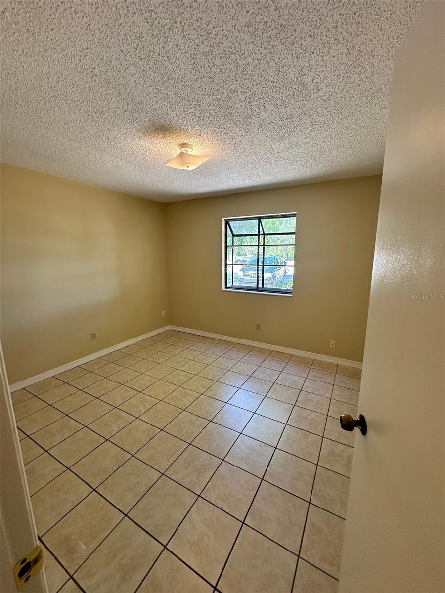 Image 5 of 15 For 2623 Lakeshore Boulevard