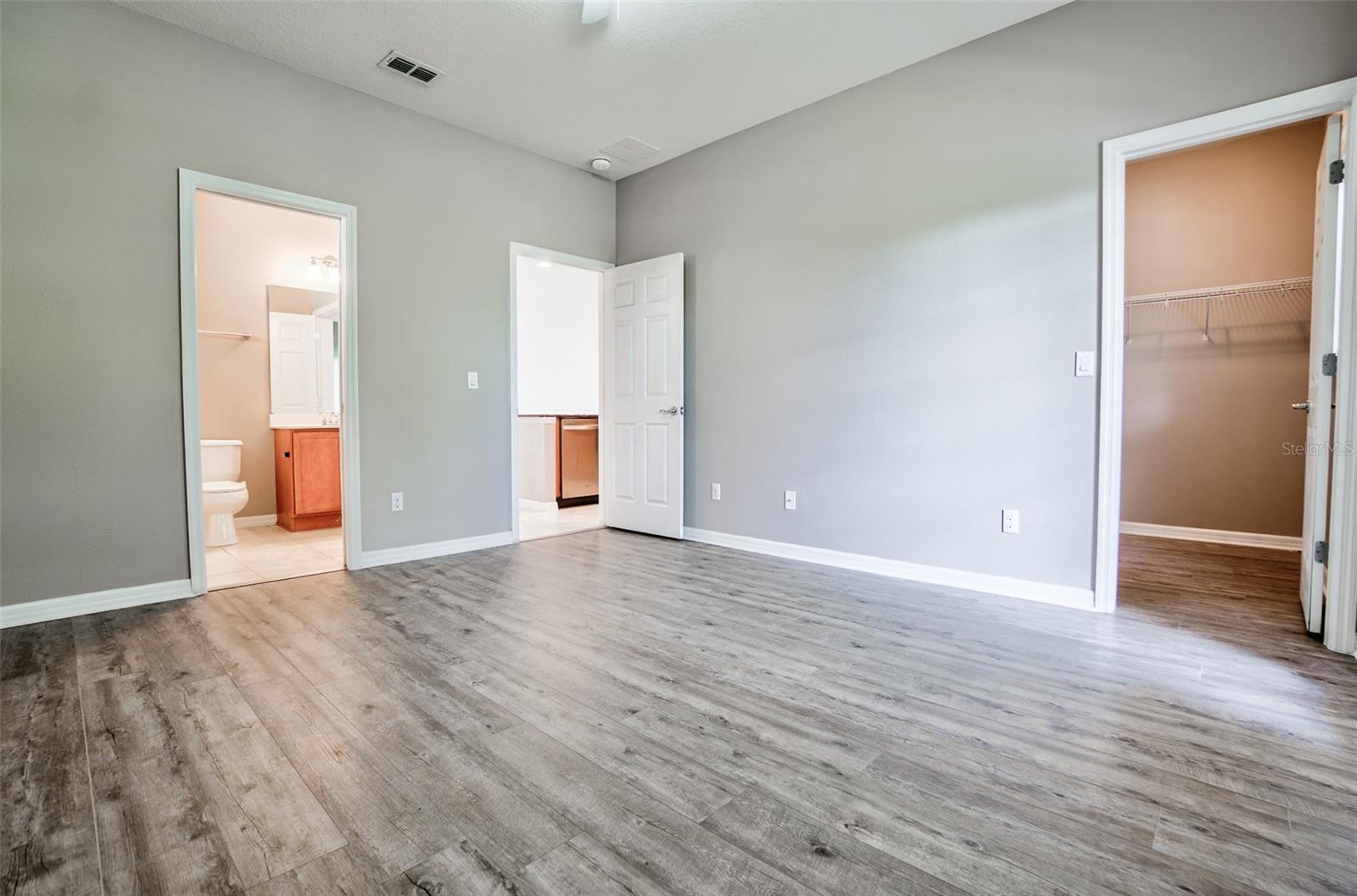 Image 15 of 47 For 12057 Forsythia Drive