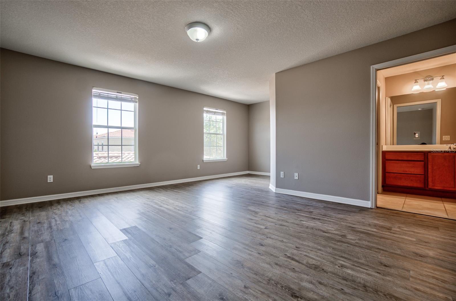 Image 18 of 47 For 12057 Forsythia Drive