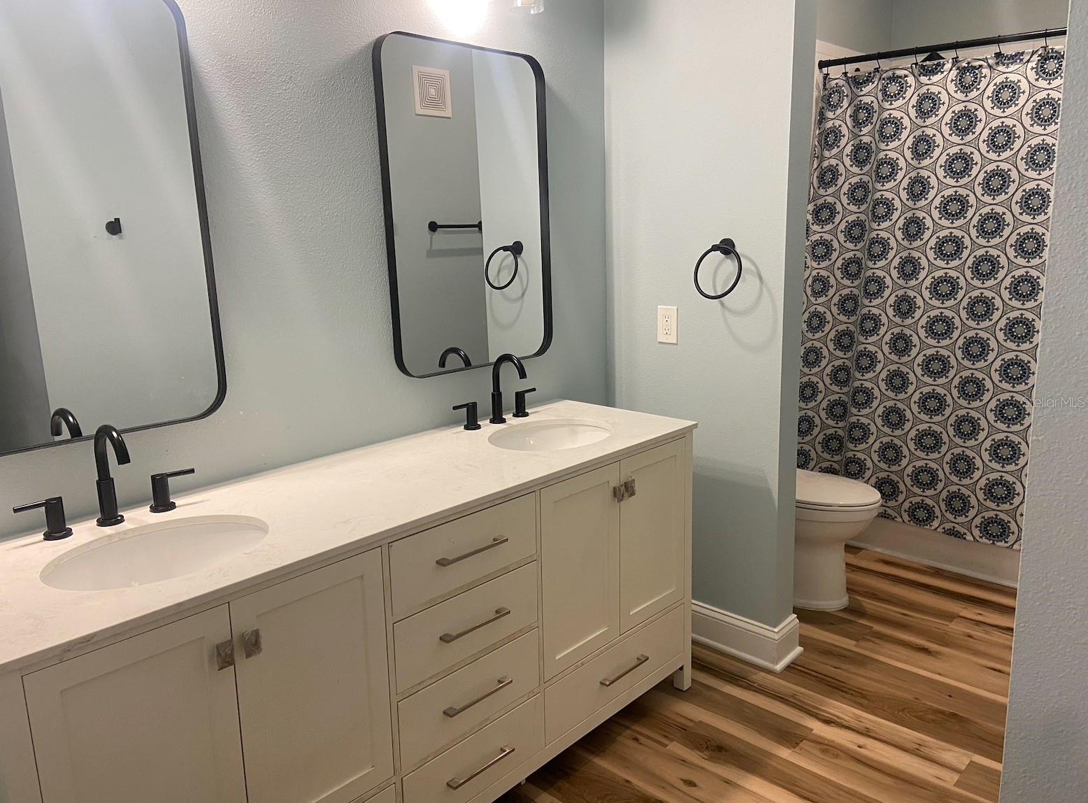 Image 31 of 51 For 233 Goldenrain Drive 3104