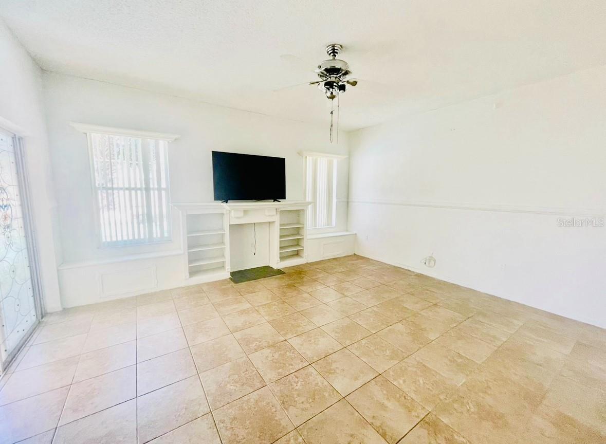 Image 5 of 16 For 434 Acacia Tree Way Way
