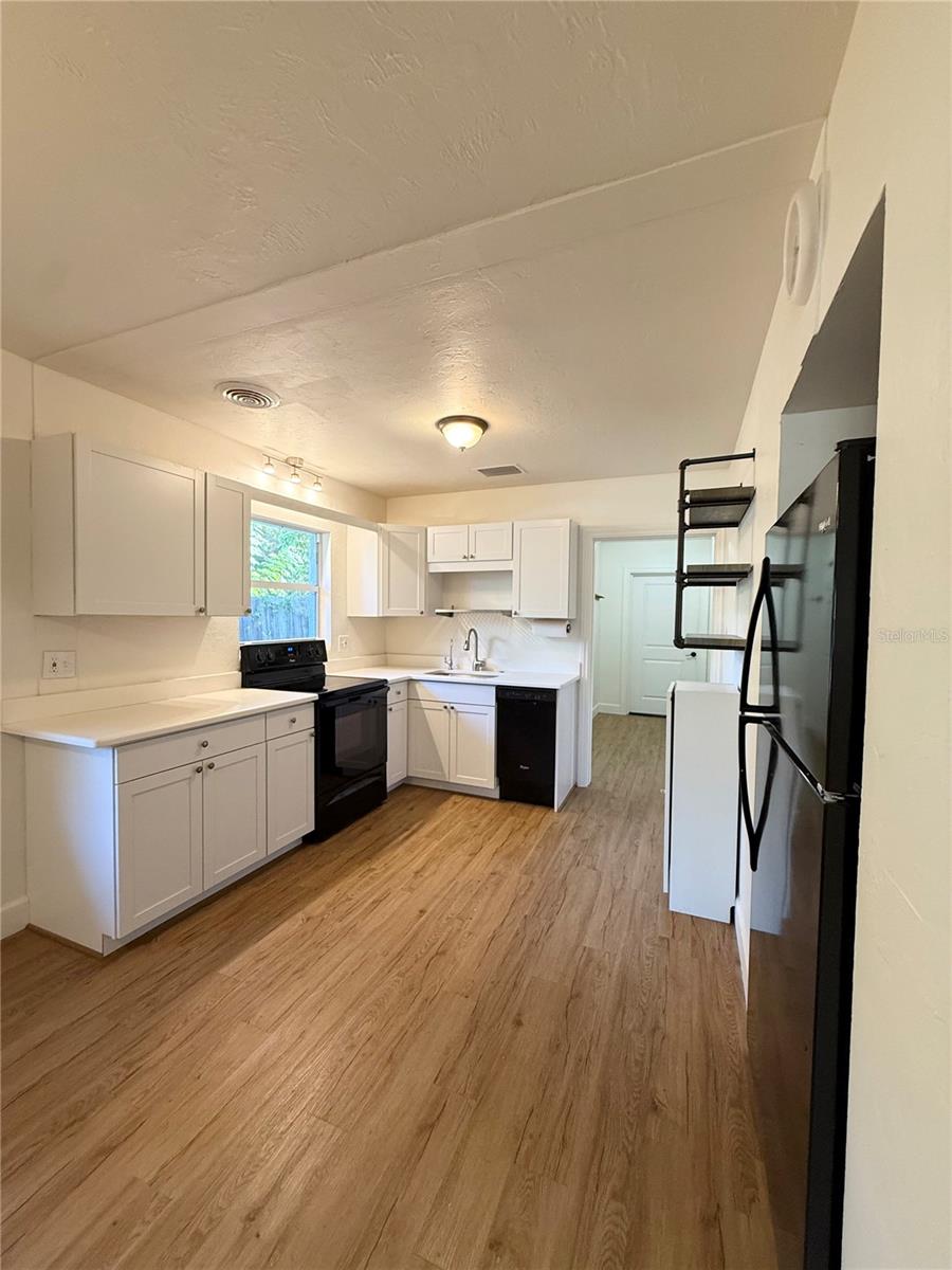 Image 4 of 15 For 1802 Cocoanut Avenue