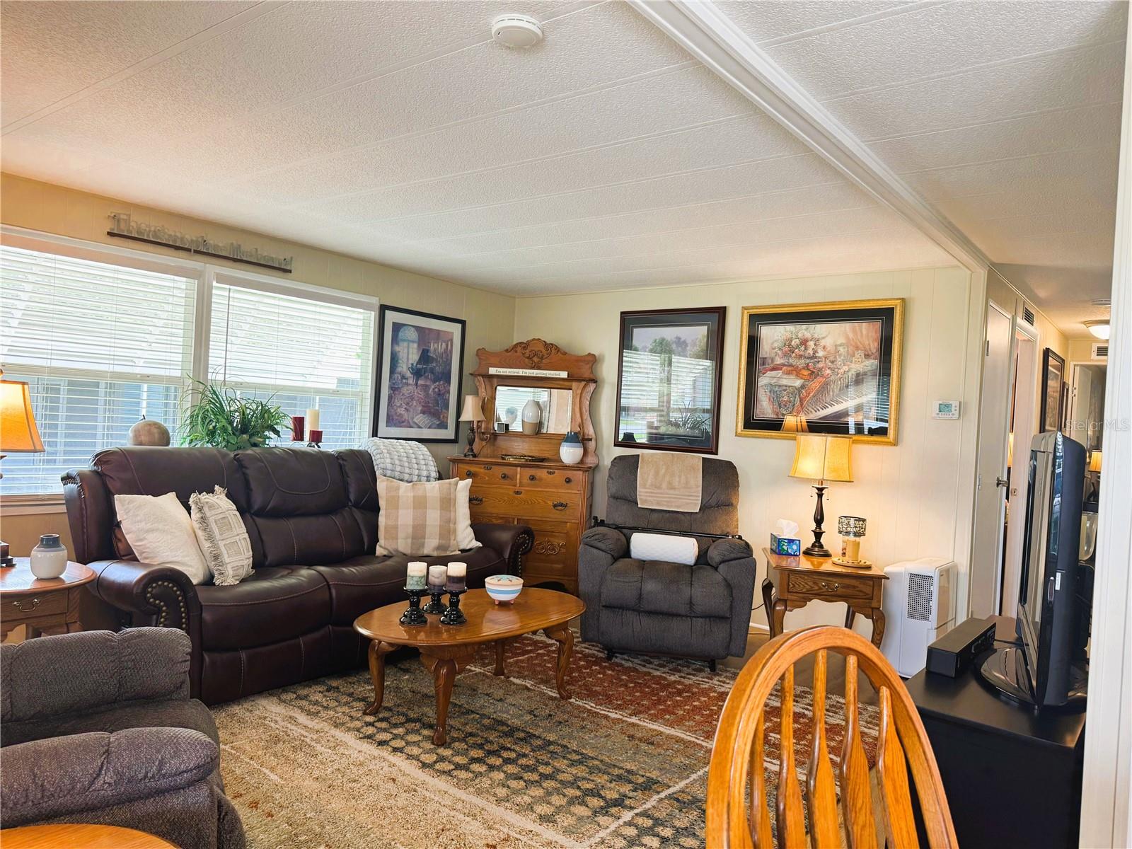 Image 22 of 48 For 131 Bougainvillea Drive