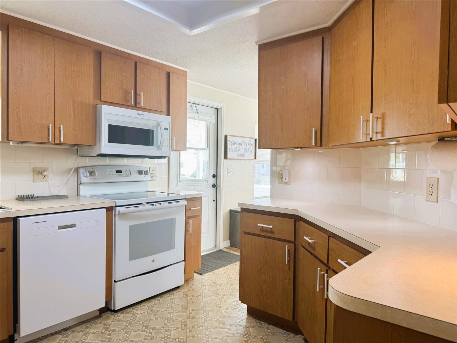 Image 11 of 49 For 110 Gardenia Way