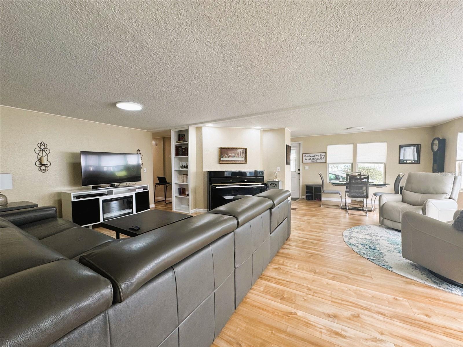 Image 17 of 49 For 110 Gardenia Way