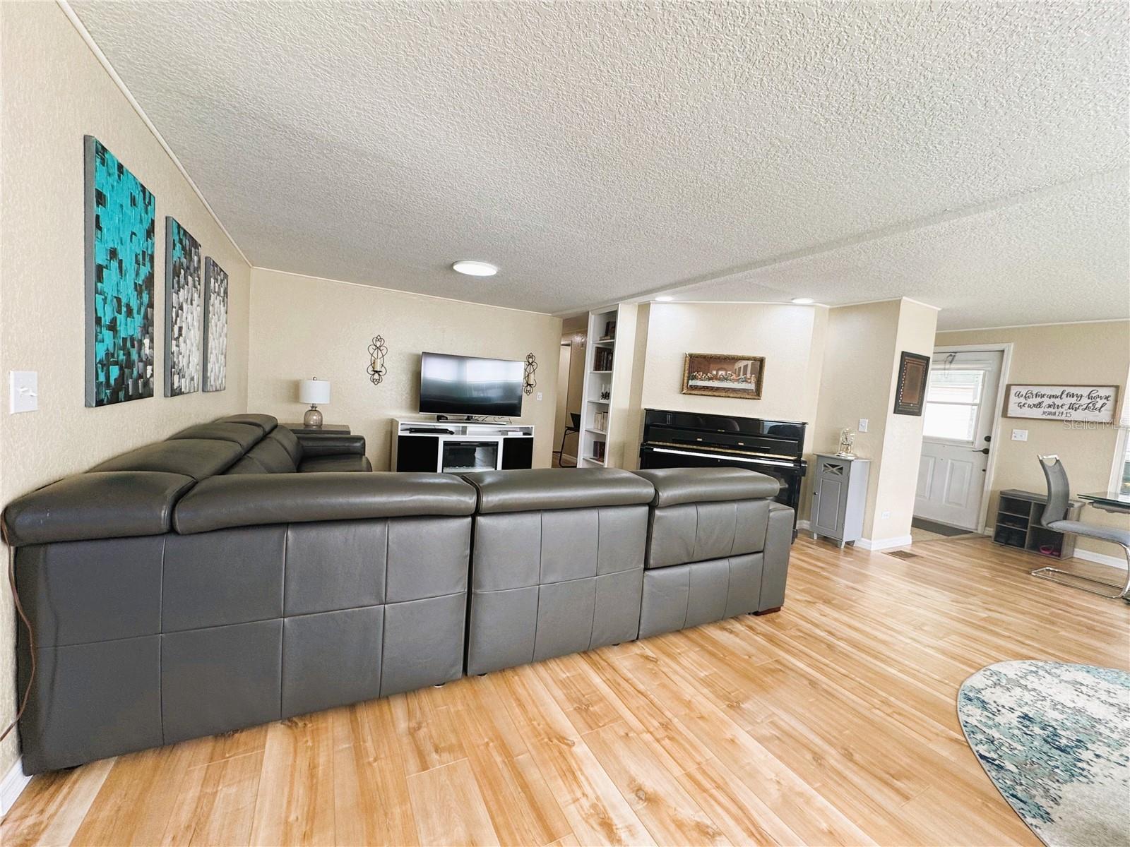 Image 19 of 49 For 110 Gardenia Way