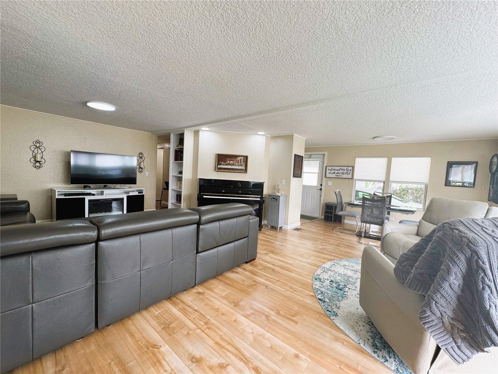 Image 20 of 49 For 110 Gardenia Way