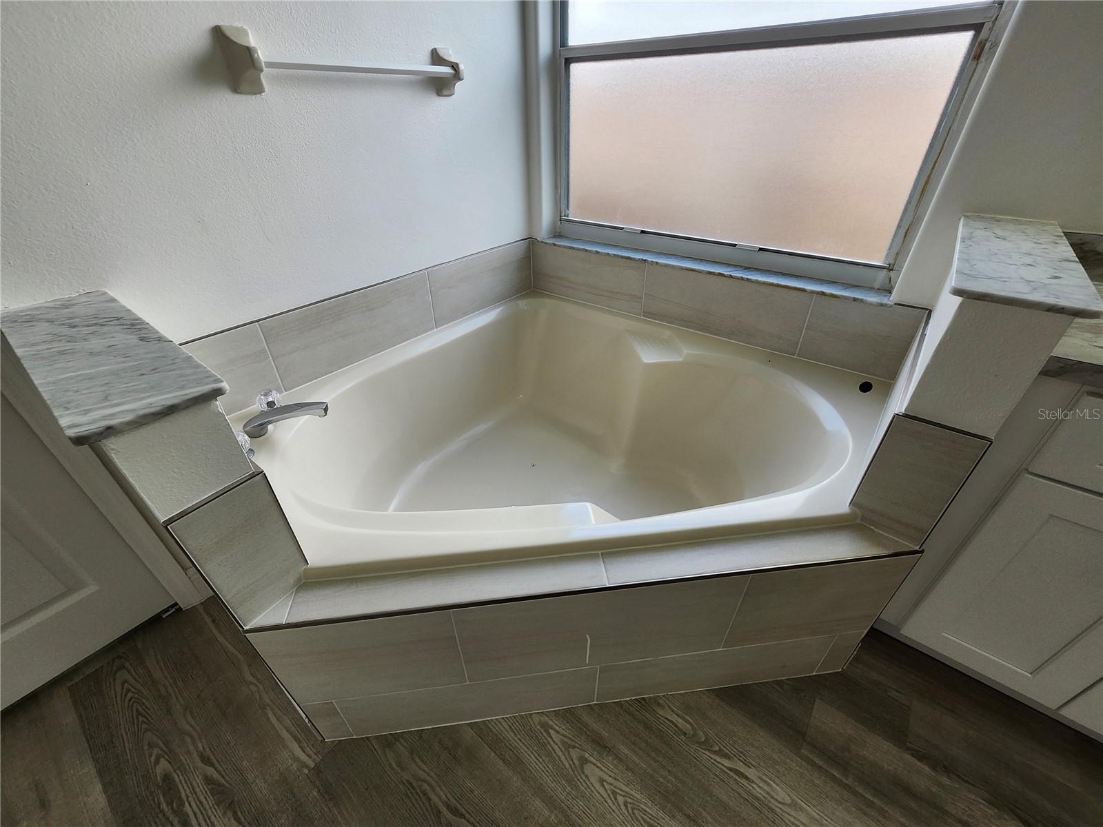 Image 9 of 23 For 4694 Prairie Point Boulevard