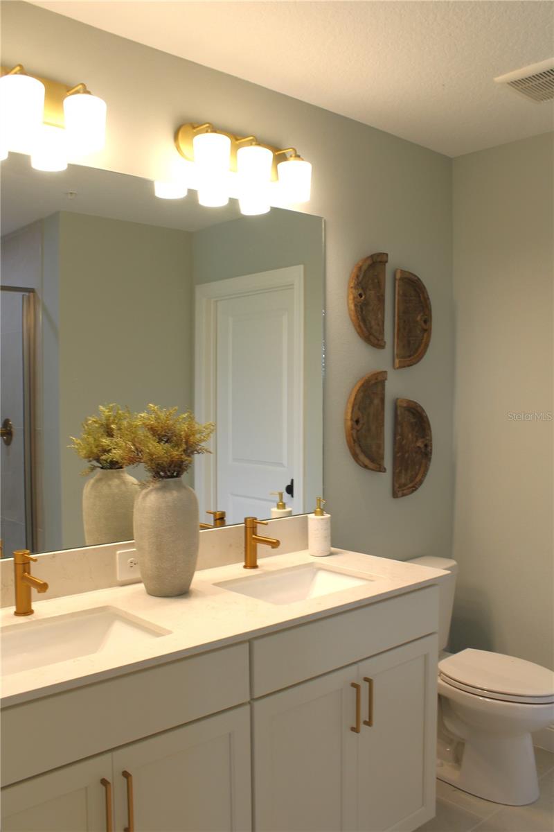 Image 10 of 15 For 17730 Broadleaf Loop