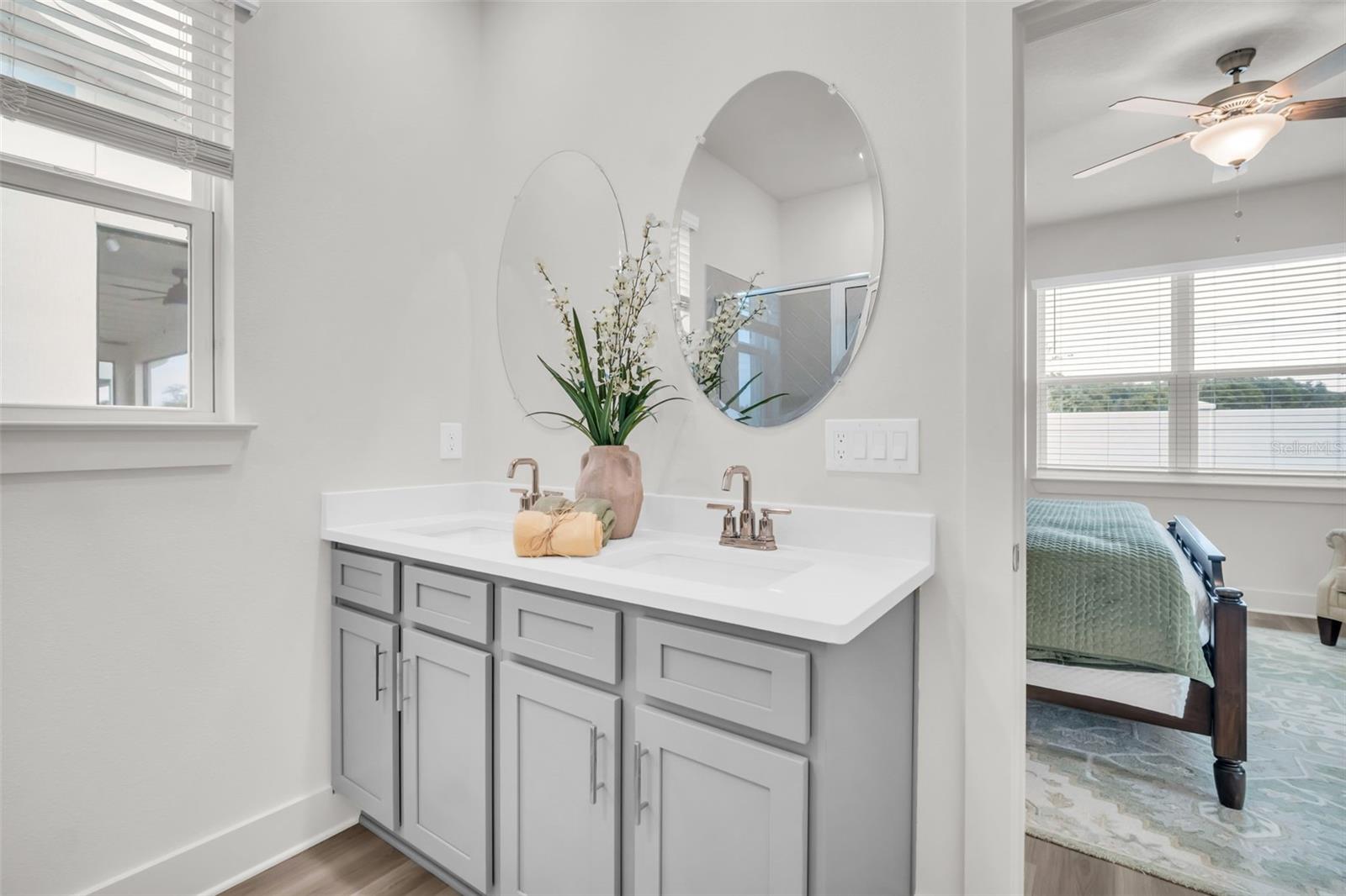 Image 25 of 44 For 7939 Chandler Lake Court