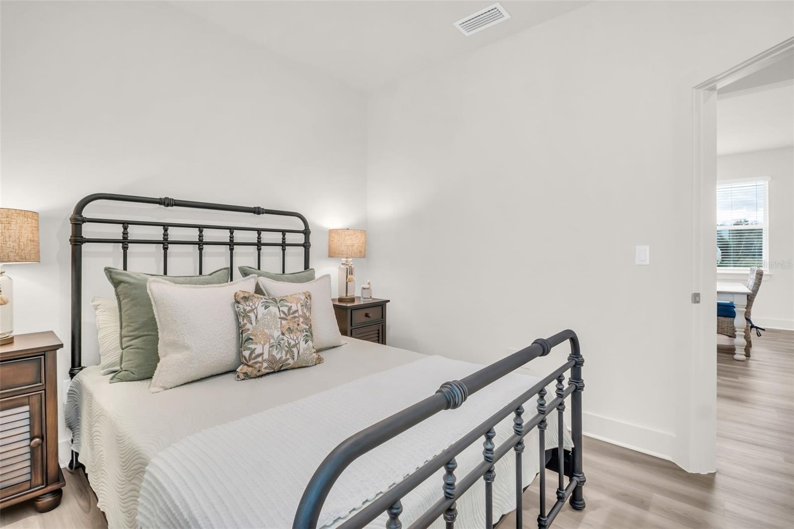 Image 37 of 44 For 7939 Chandler Lake Court