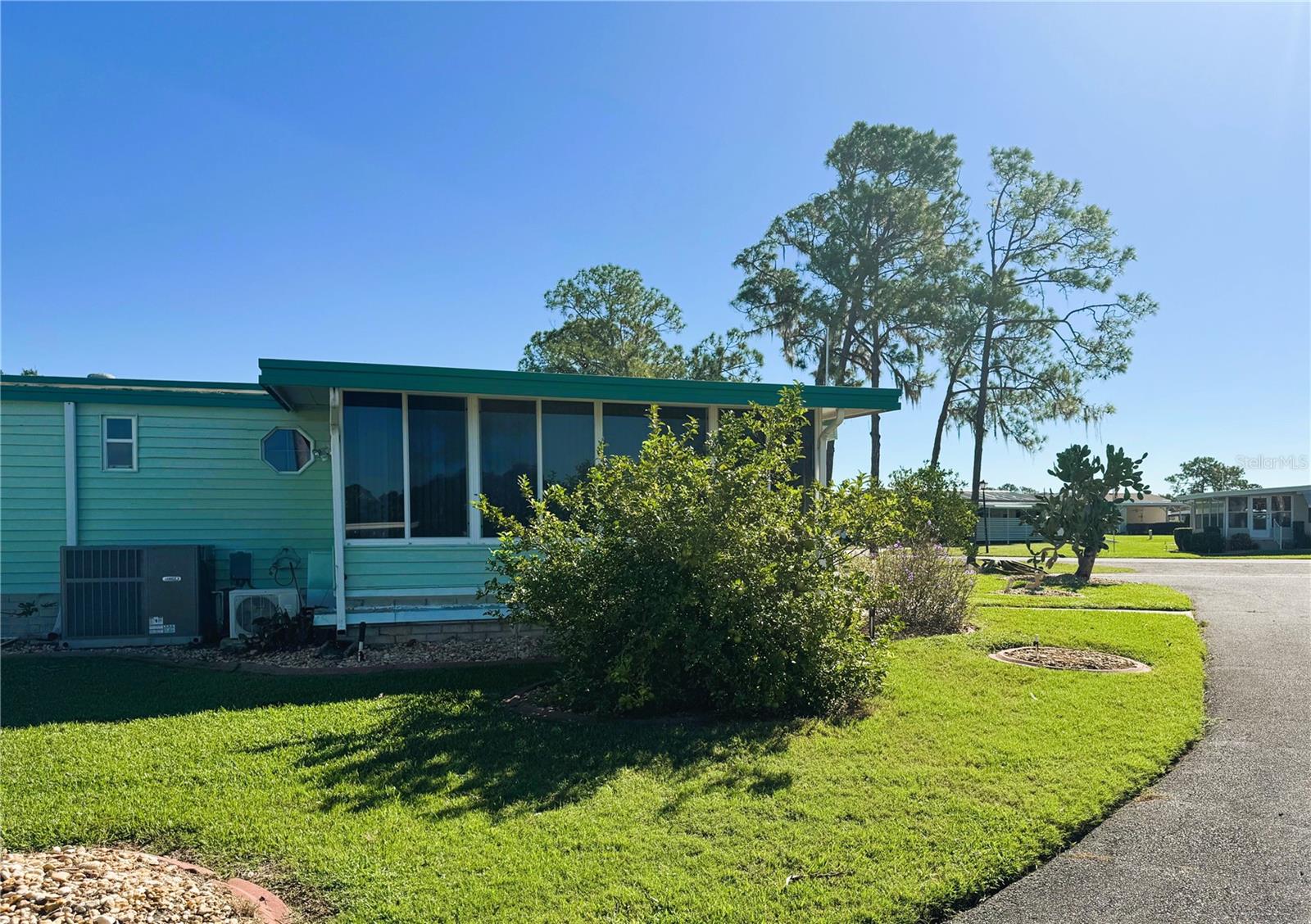 Image 11 of 34 For 308 Hawthorne Boulevard