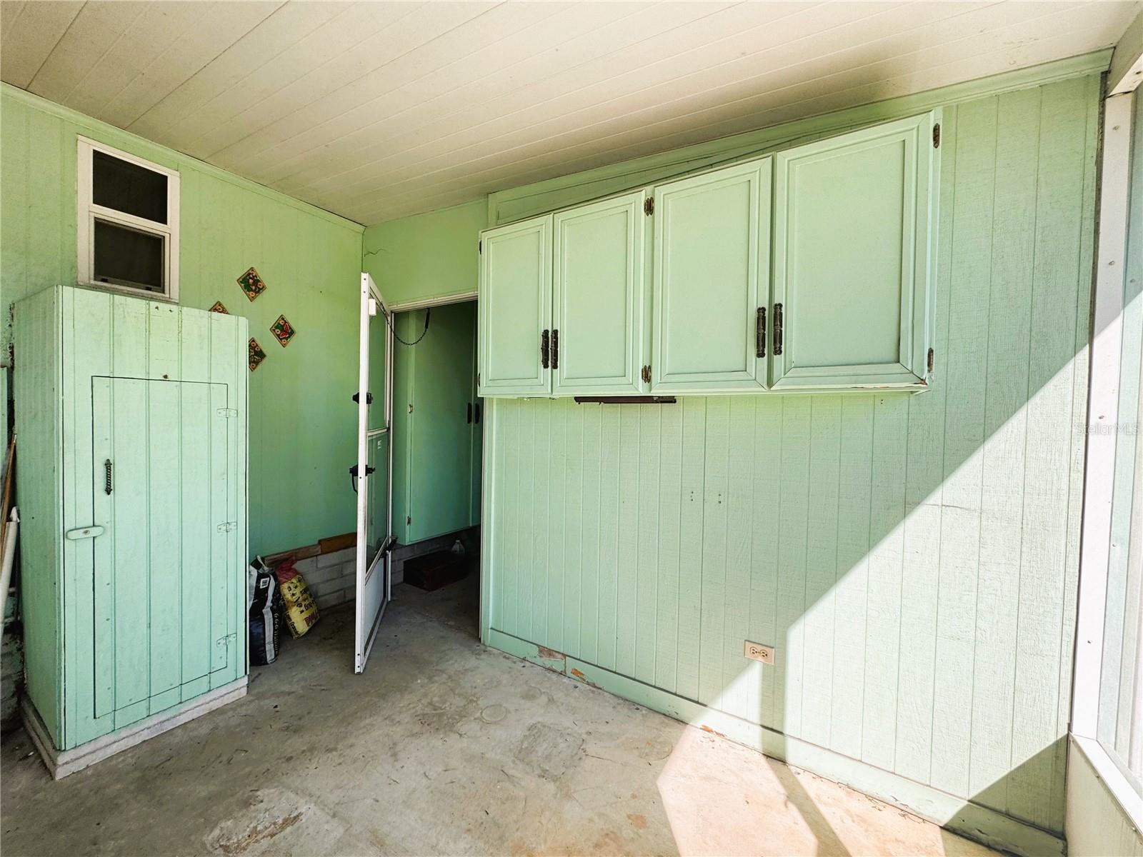 Image 13 of 34 For 308 Hawthorne Boulevard