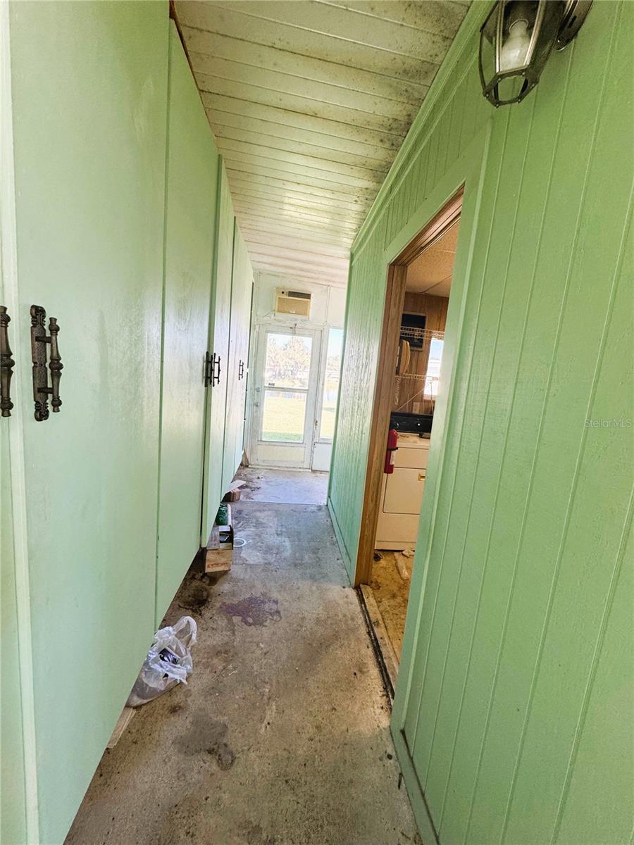 Image 14 of 34 For 308 Hawthorne Boulevard