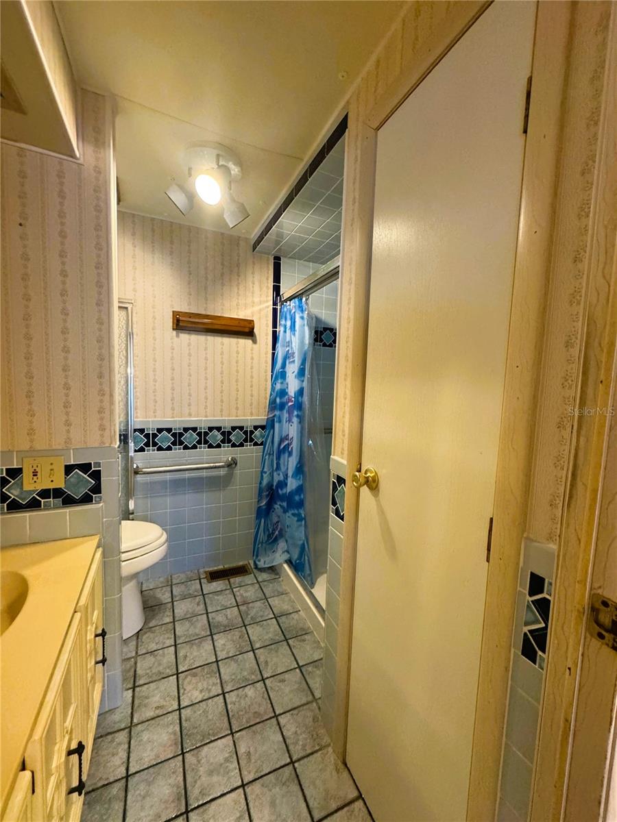 Image 33 of 34 For 308 Hawthorne Boulevard