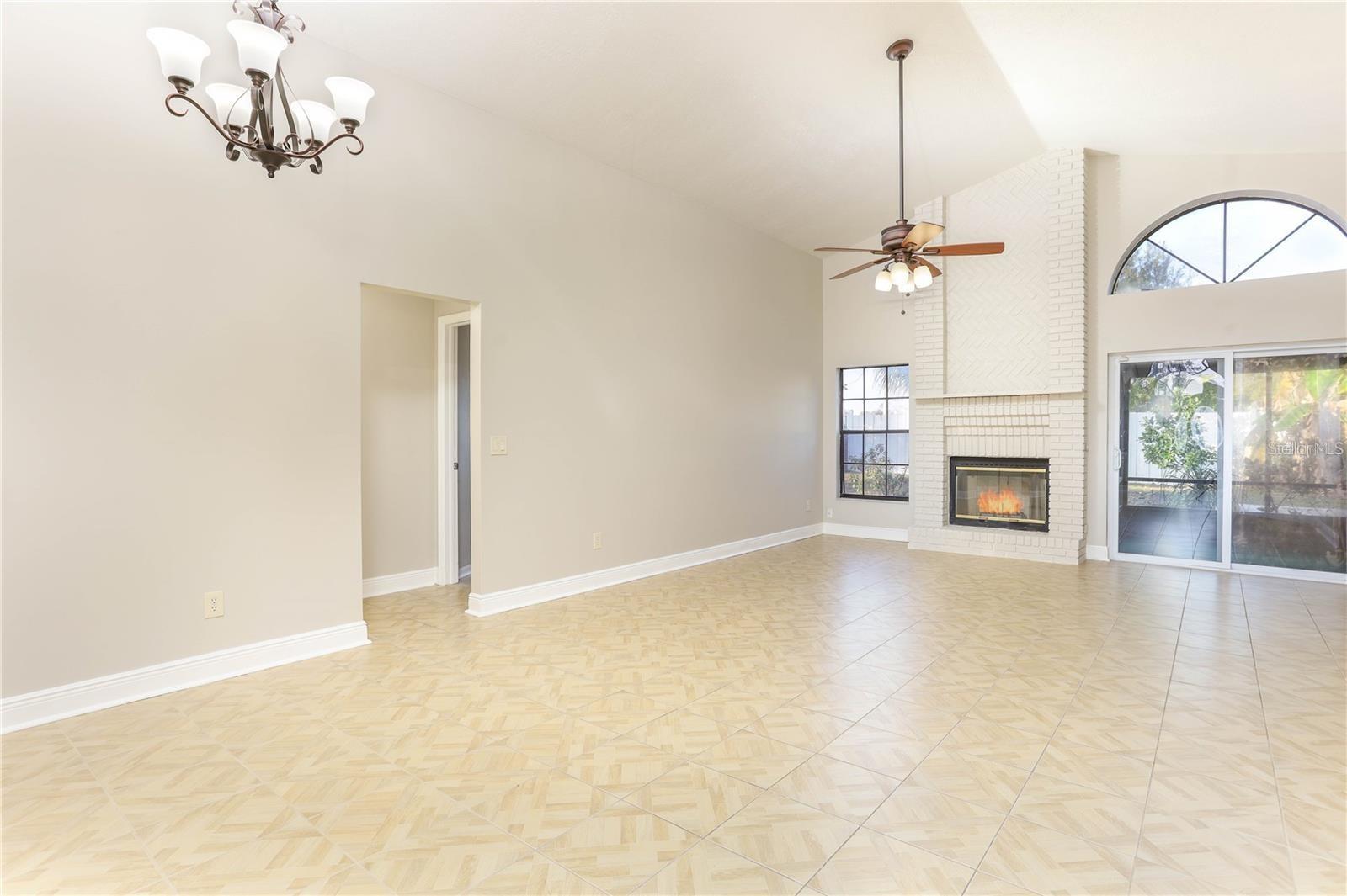 Image 3 of 14 For 1494 Hyde Park Drive