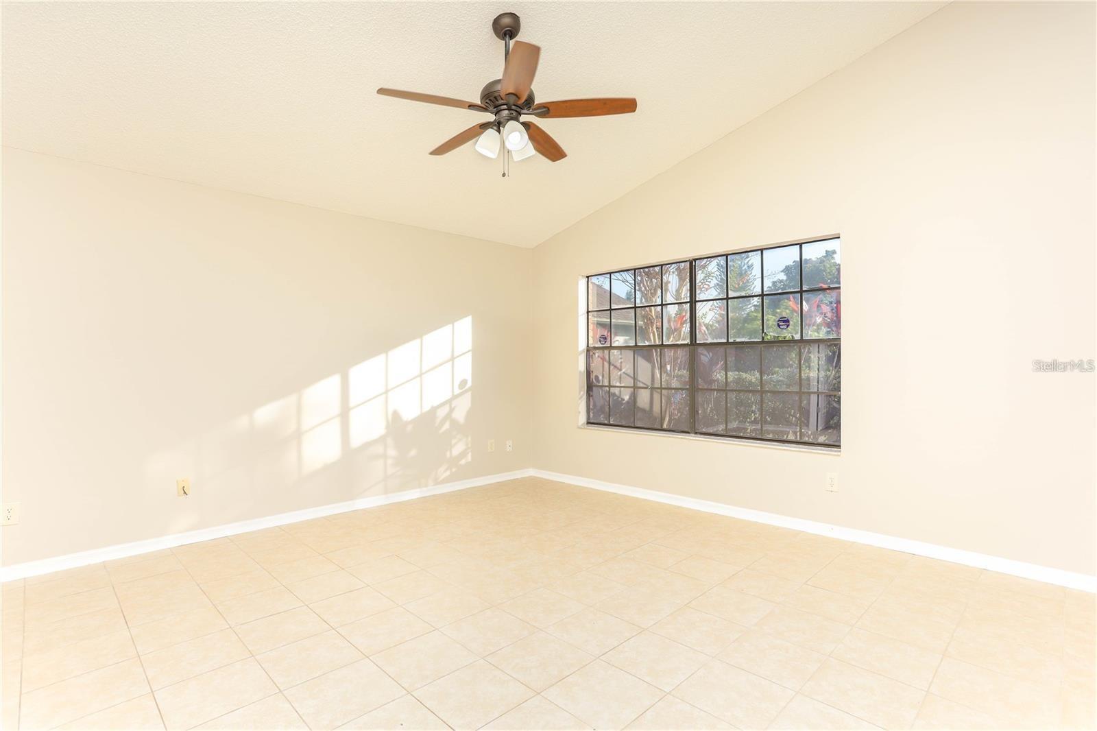 Image 9 of 14 For 1494 Hyde Park Drive