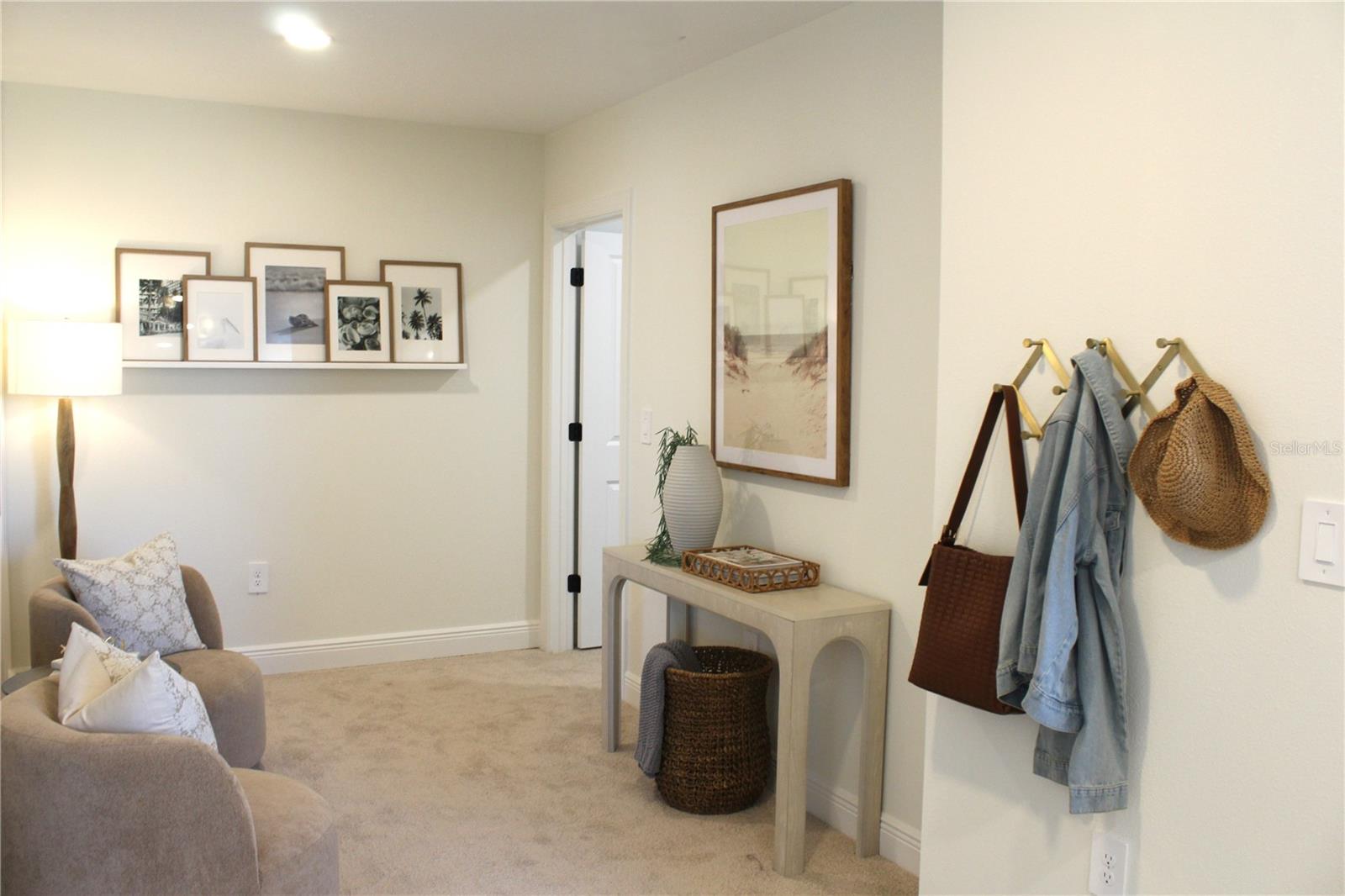 Image 13 of 19 For 17724 Broadleaf Loop