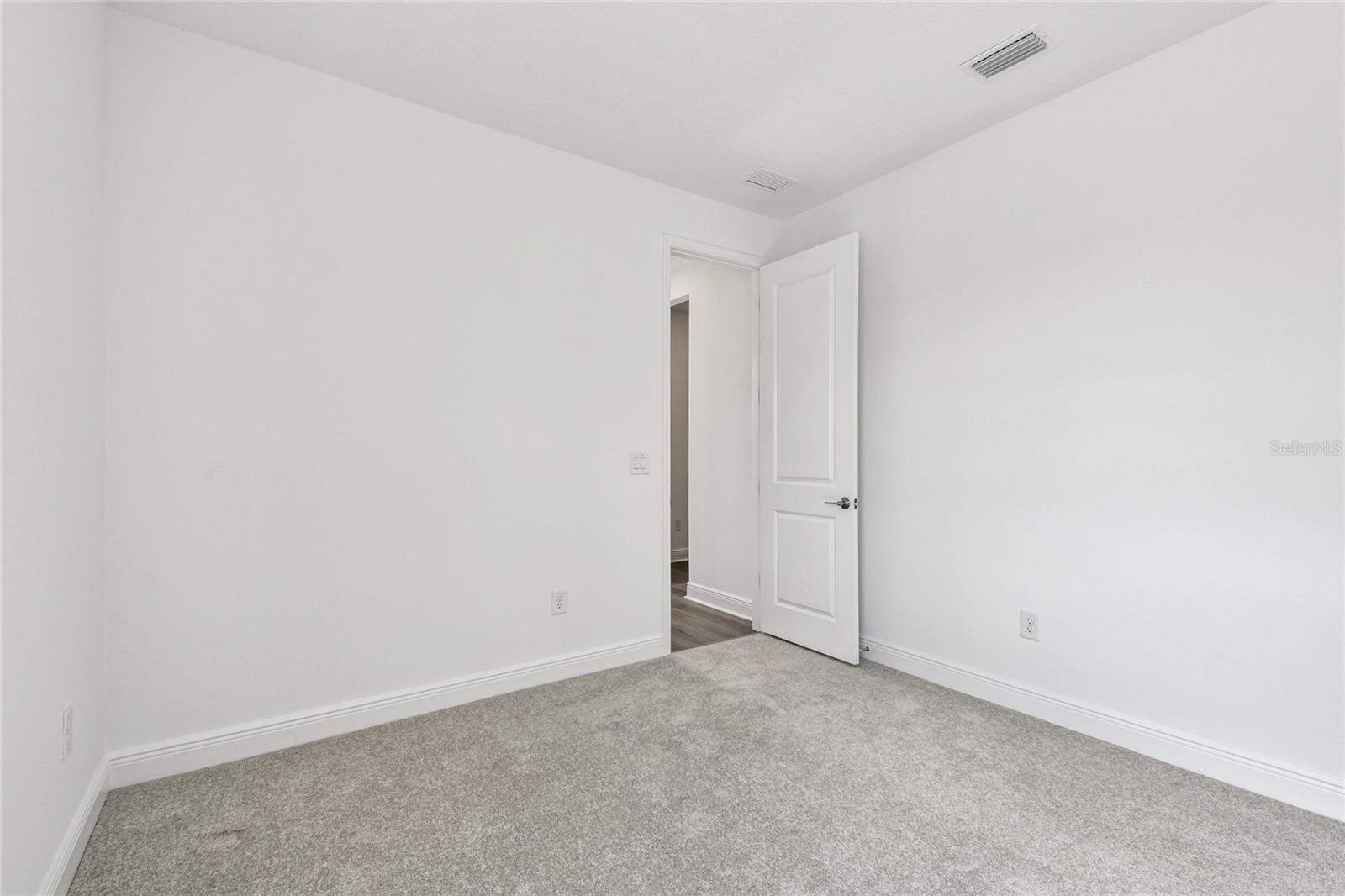 Listing photo id 27 for 7579 Seahawk Avenue