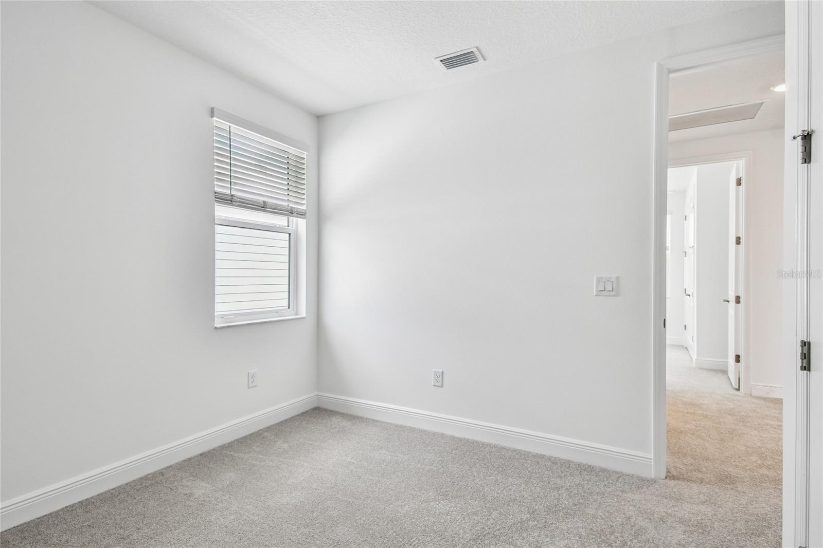 Listing photo id 33 for 7579 Seahawk Avenue