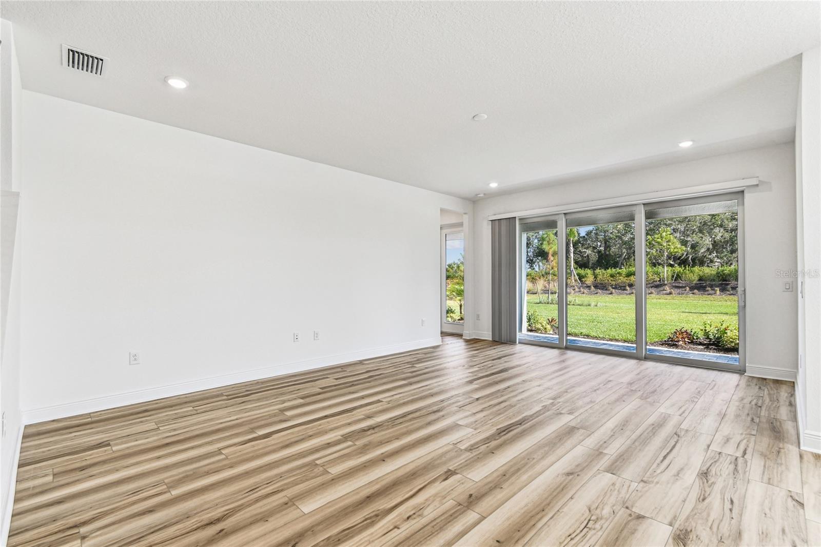 Image 11 of 44 For 7586 Seahawk Avenue