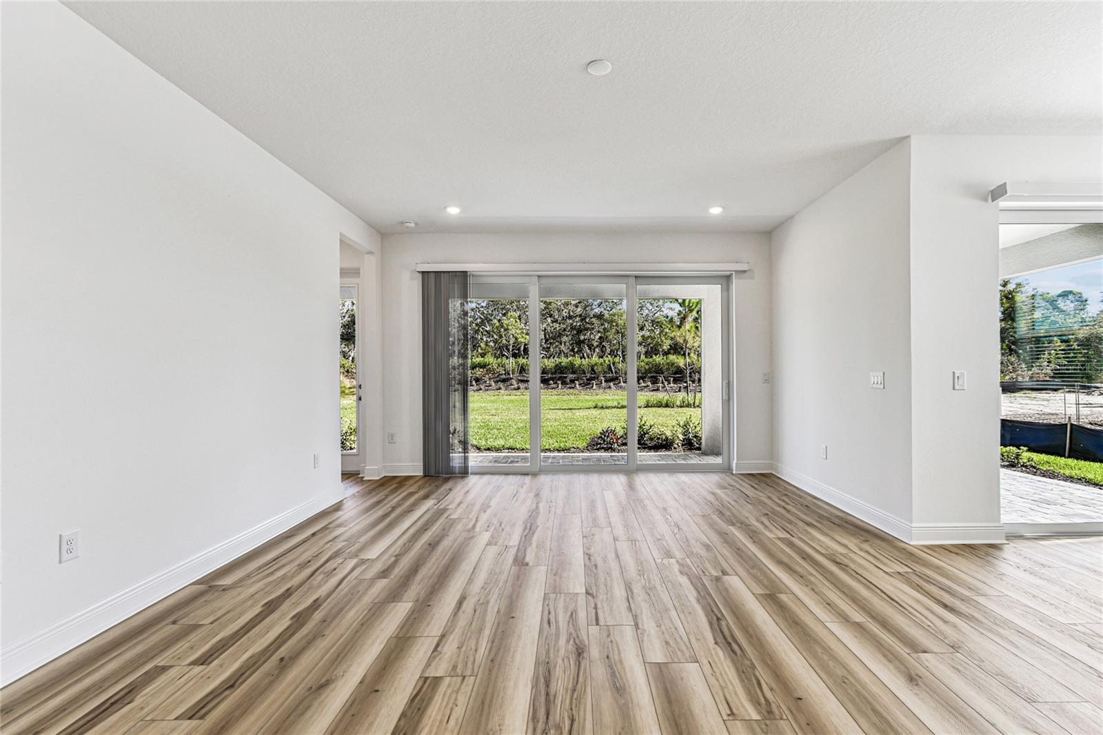 Image 12 of 44 For 7586 Seahawk Avenue