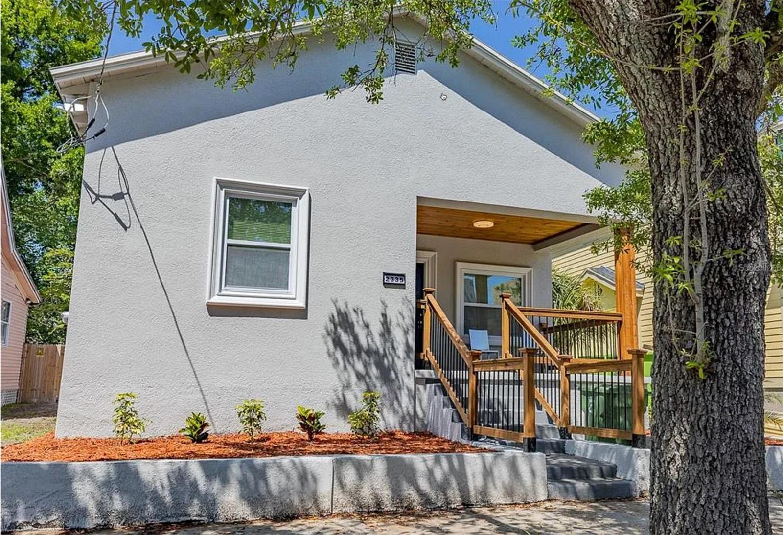 Image 11 of 33 For 2335 Beach Street