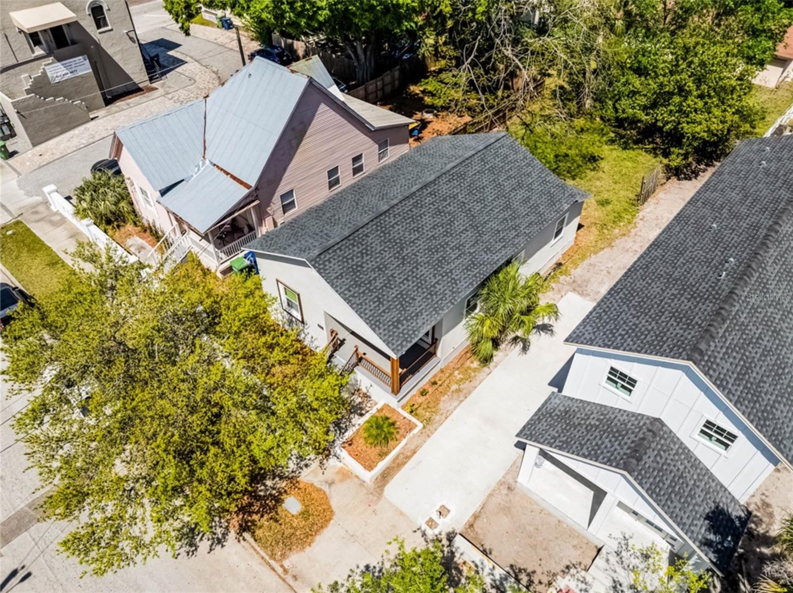 Image 13 of 33 For 2335 Beach Street