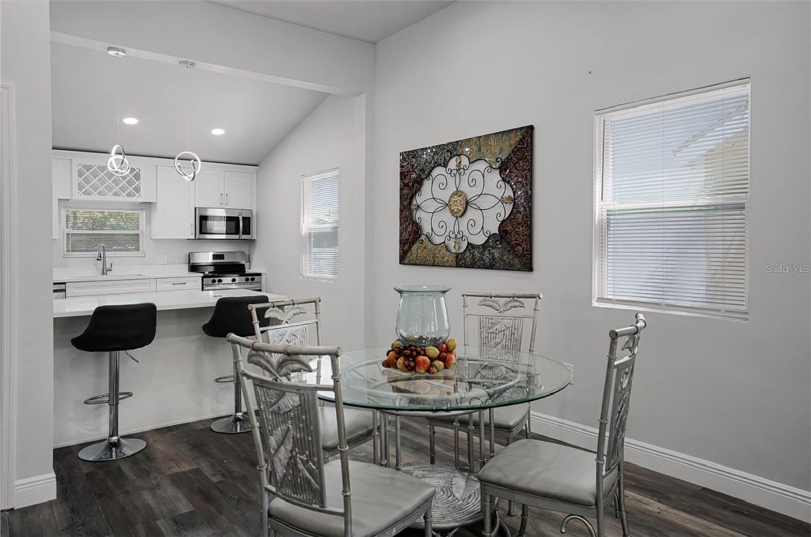 Image 23 of 33 For 2335 Beach Street