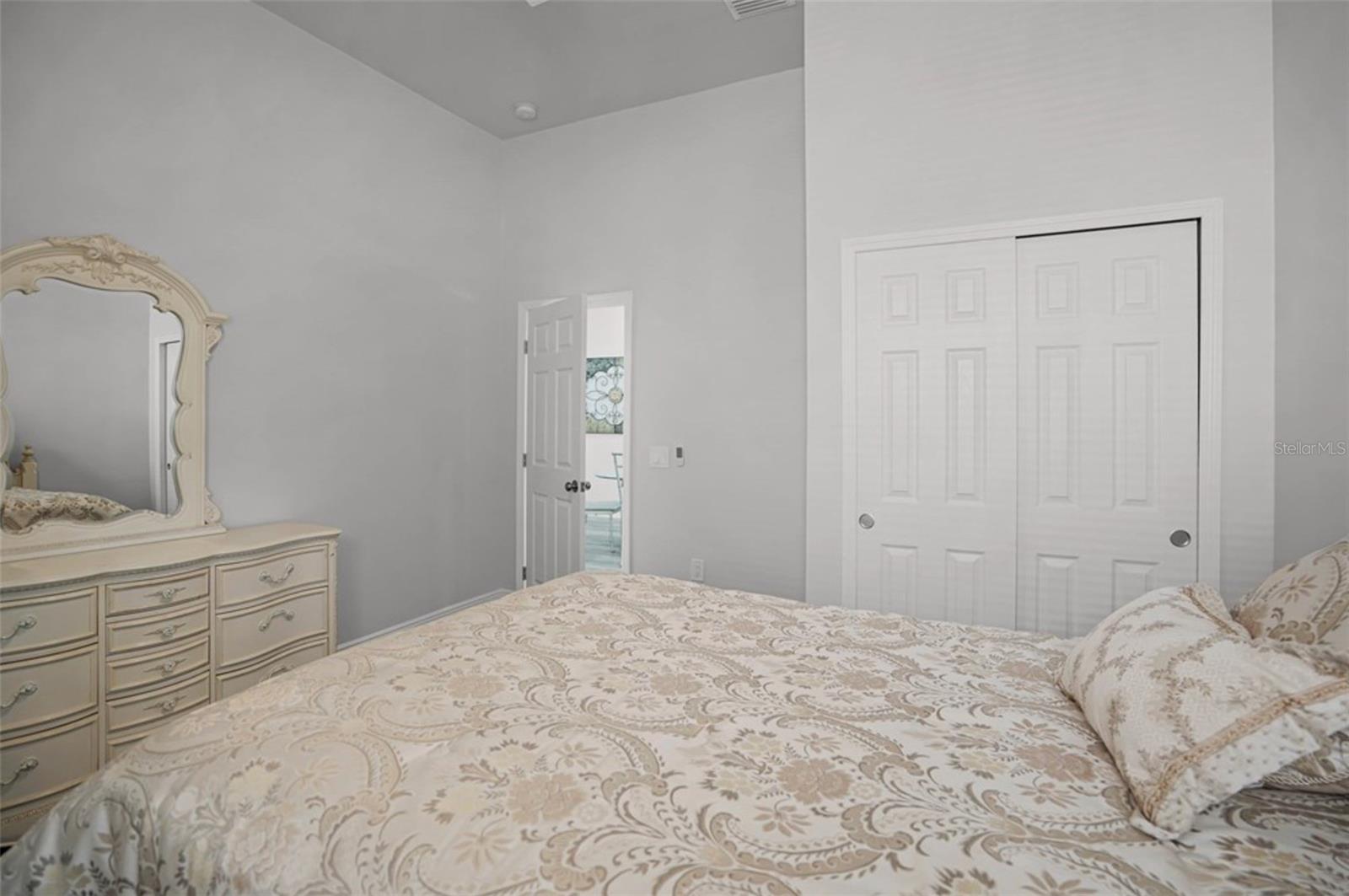 Image 24 of 33 For 2335 Beach Street