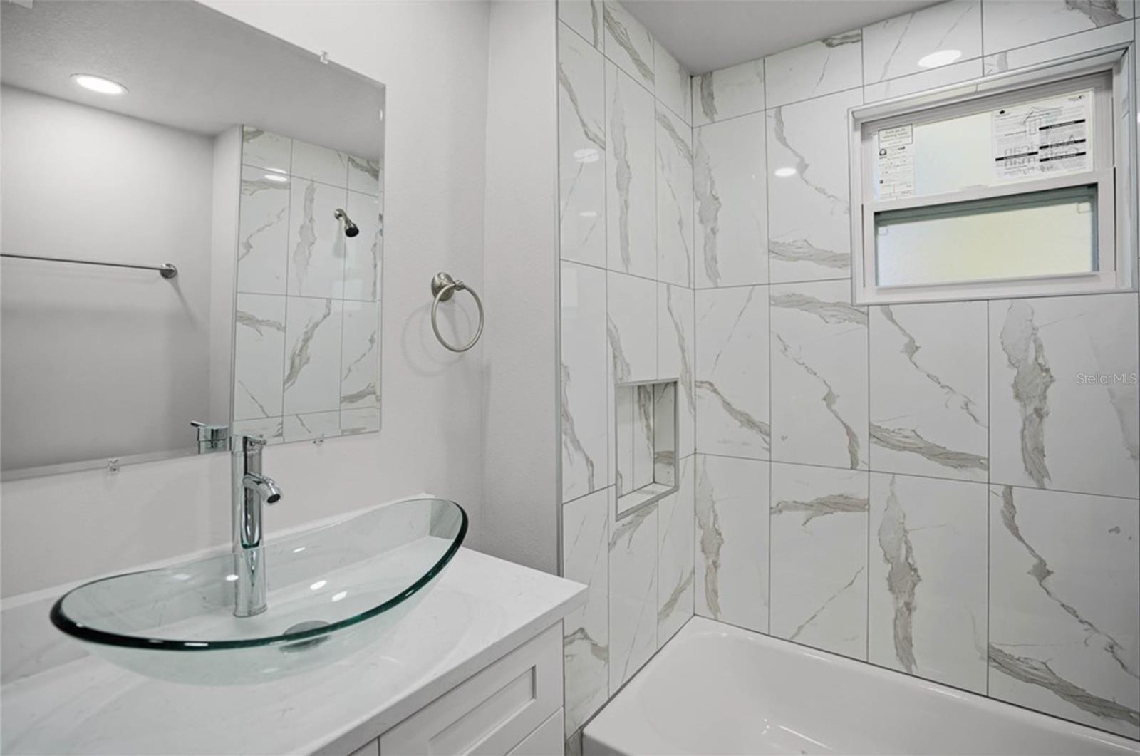 Image 28 of 33 For 2335 Beach Street