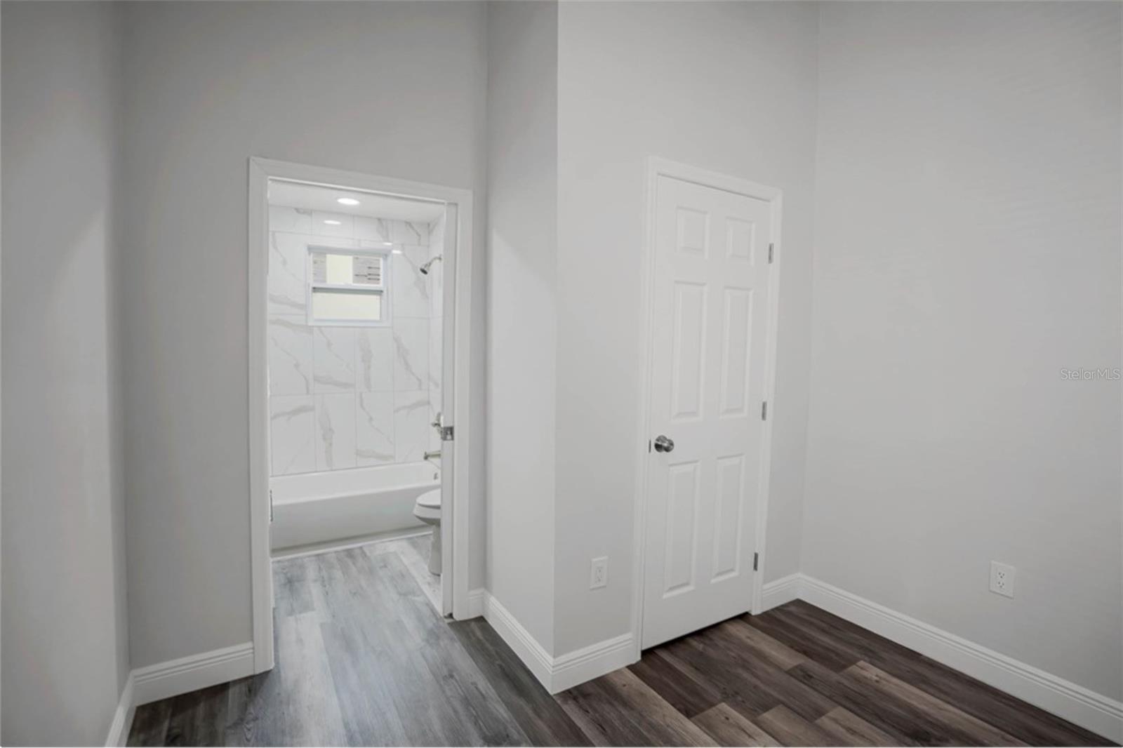 Image 33 of 33 For 2335 Beach Street