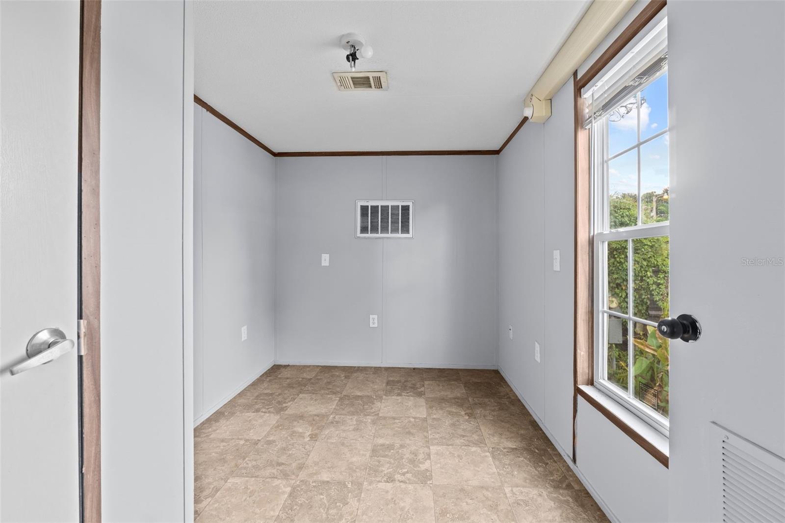 Image 3 of 10 For 5600 New Tampa