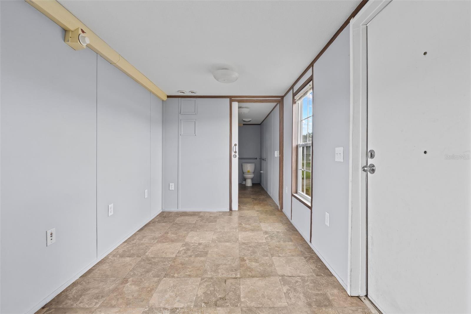 Image 9 of 10 For 5600 New Tampa