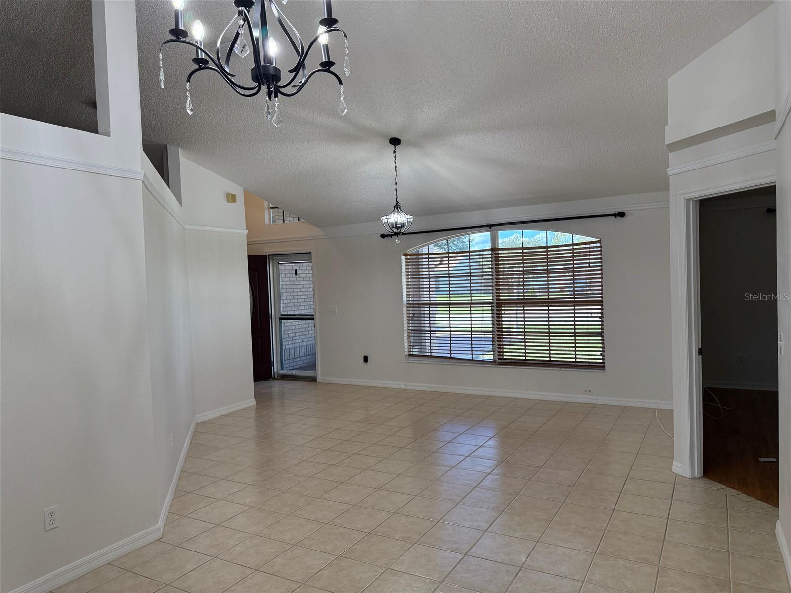 Image 3 of 12 For 2423 Moonstone Avenue