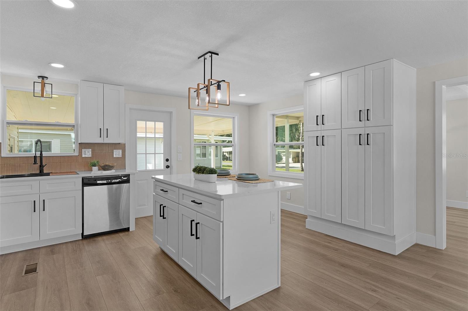 Image 10 of 41 For 205 Palo Verde Drive