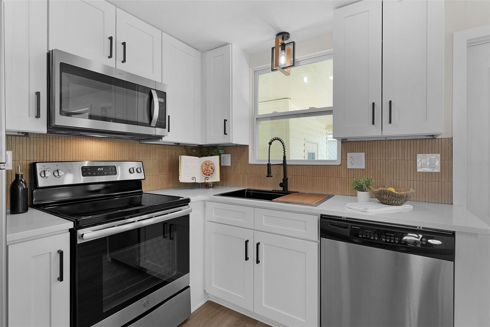 Image 12 of 41 For 205 Palo Verde Drive