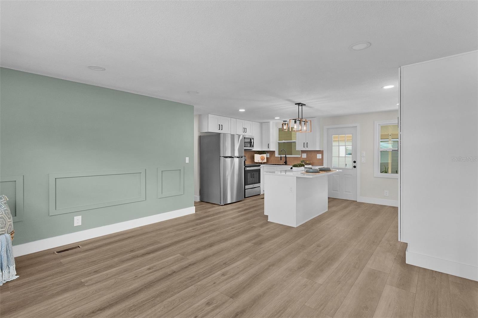 Image 18 of 41 For 205 Palo Verde Drive