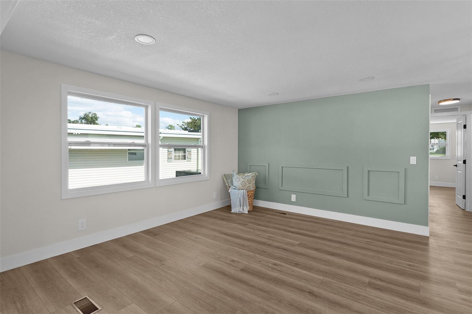 Image 19 of 41 For 205 Palo Verde Drive