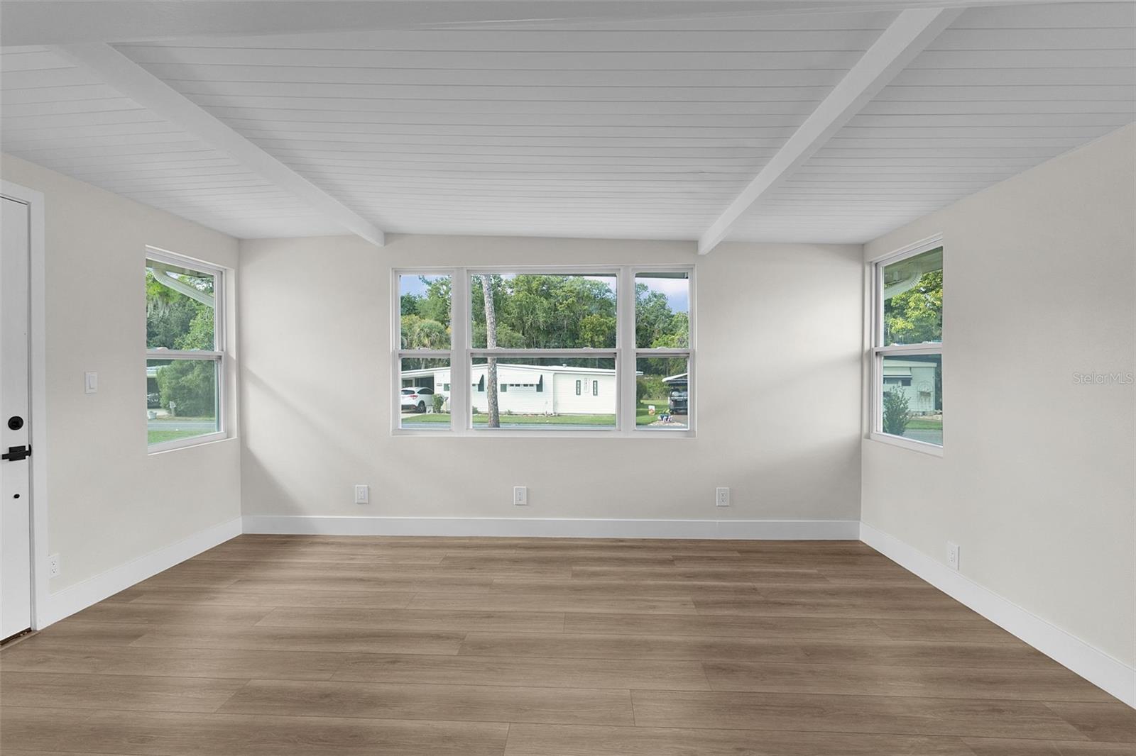 Image 5 of 41 For 205 Palo Verde Drive